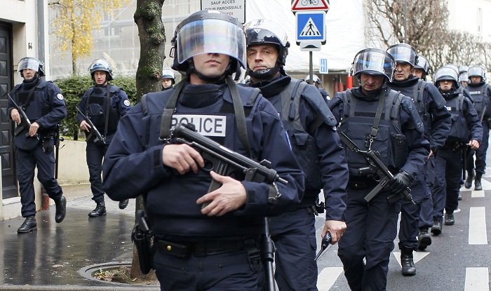 French police arrest couple with rocket launcher and Kalashnikov near Marseille